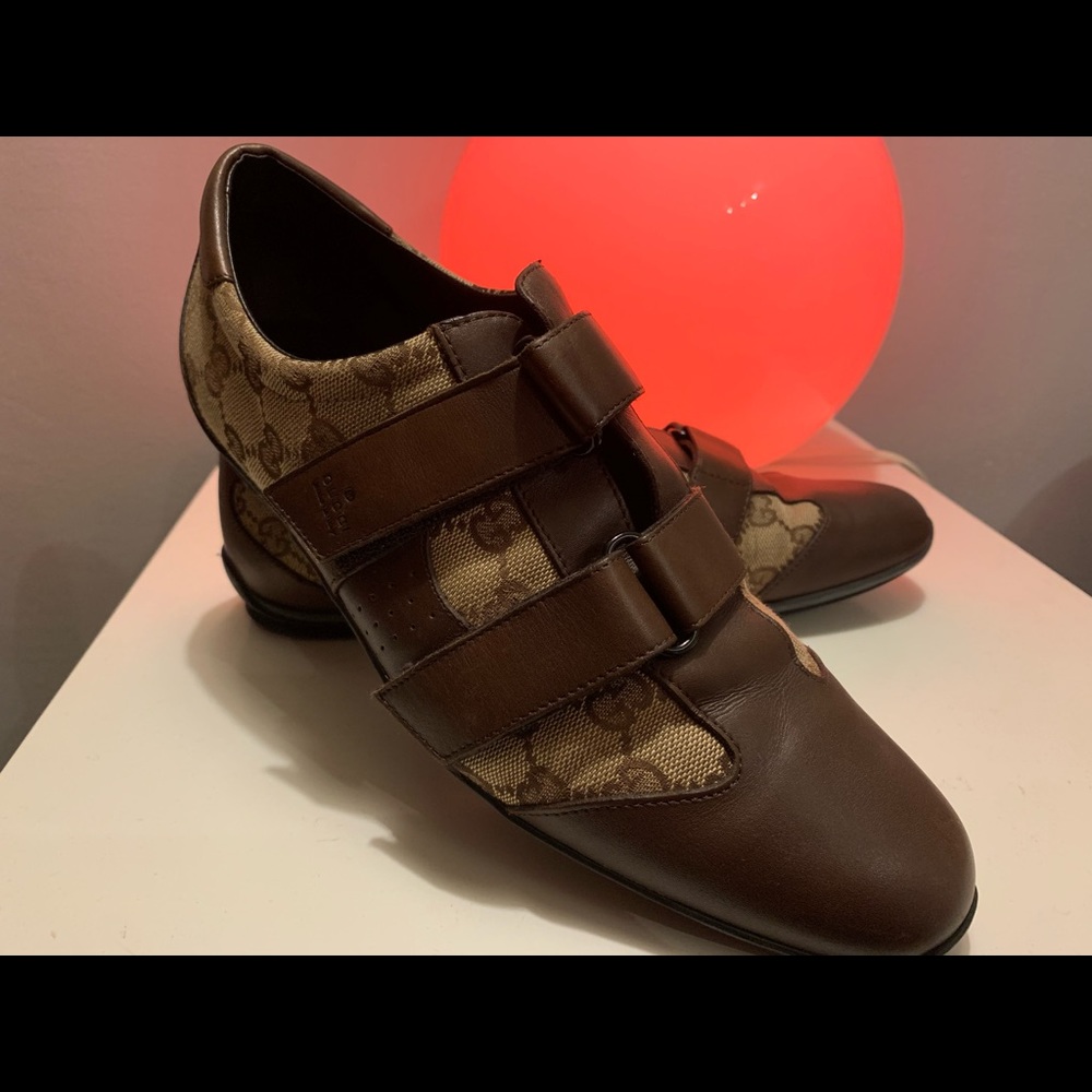 GUCCI SNEAKERS SIZE 9